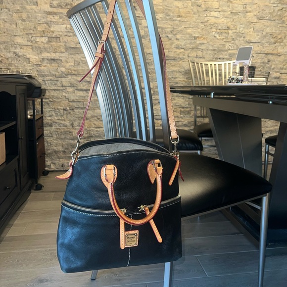 Dooney & Bourke Black Dillen Double Pocket Satchel Hand / Shoulder Bag Purse 👜 - Picture 5 of 14